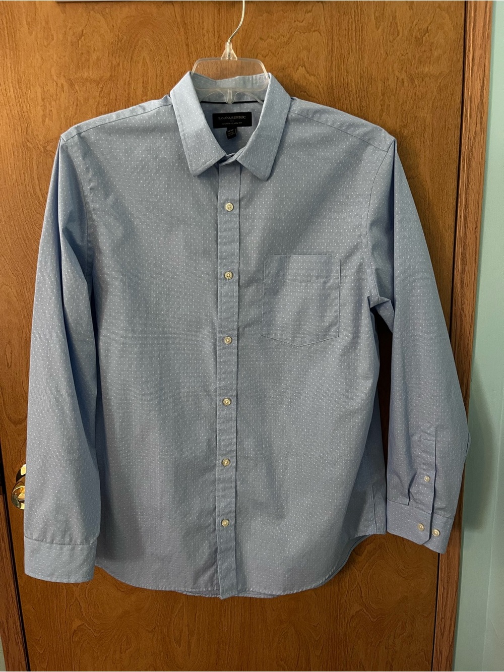 Banana Republic Light Blue / White Pin Dot Men's Button Shirt Size Large EUC